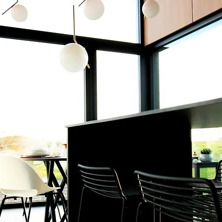 Semesterbostad Modern Design House With Sauna 'arduenna Silva'