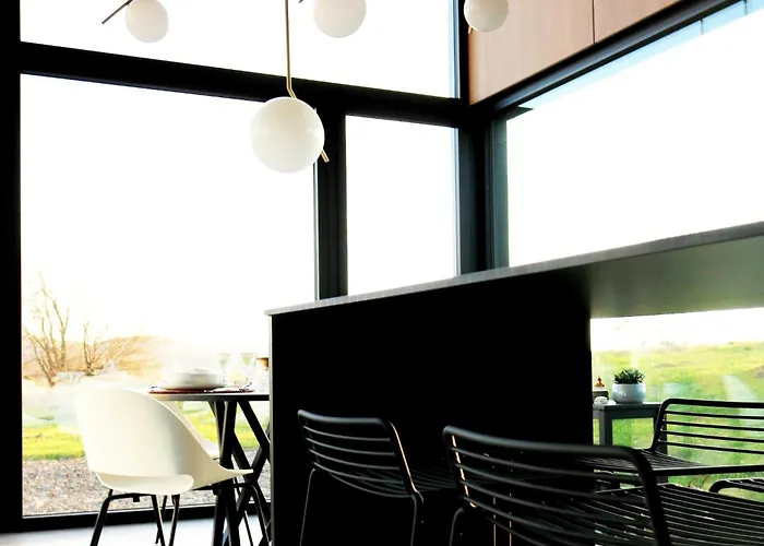 Semesterbostad Modern Design House With Sauna 'arduenna Silva'