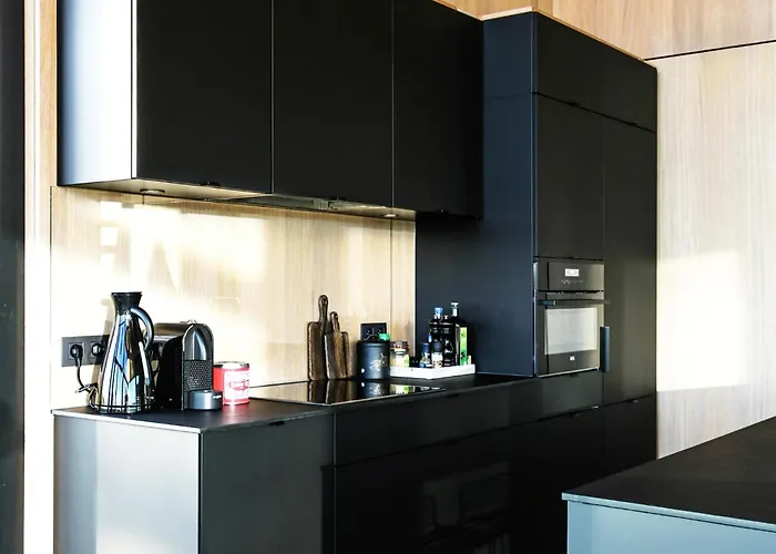 Semesterbostad Modern Design House With Sauna 'arduenna Silva'